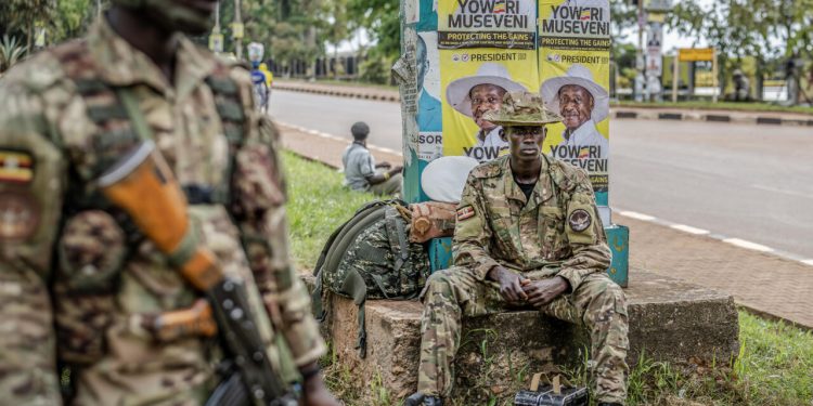 Elecciones en Uganda dejan 30 muertos y alrededor de dos mil detenidos, reconoce Ejército