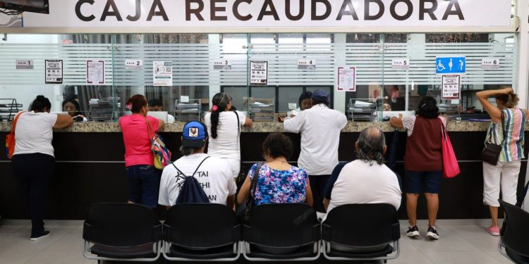 Alta afluencia marca el arranque del pago del predial en Cancún