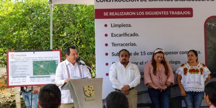 Caminos sacacosechas benefician a 10 mil productoras y productores de Akil