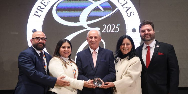 Playa del Carmen gana el Premio Excelencias Turísticas en la FITUR 2026 por la Ruta de la Miel y la Selva