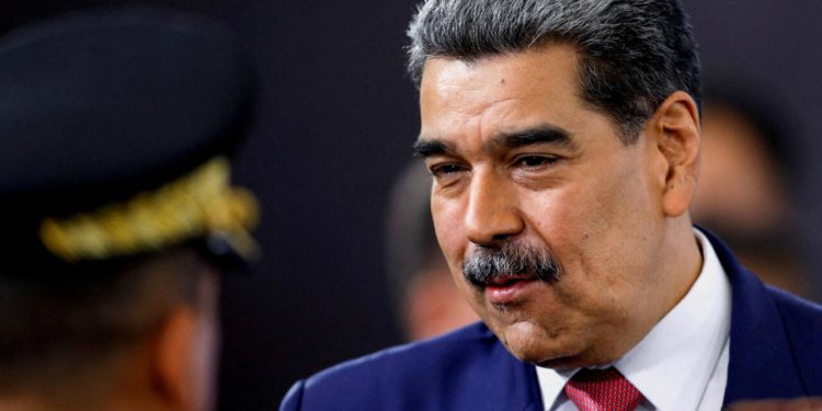 Maduro resalta sistema de defensa de Venezuela tras versiones de ataque estadounidense