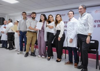 Quintana Roo amplía su capacidad hospitalaria con la incorporación de 115 profesionales de la salud: Mara Lezama y Alejandro Svarch