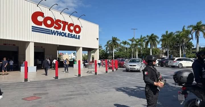 Reportan asalto con arma de fuego en estacionamiento de Costco en Cancún