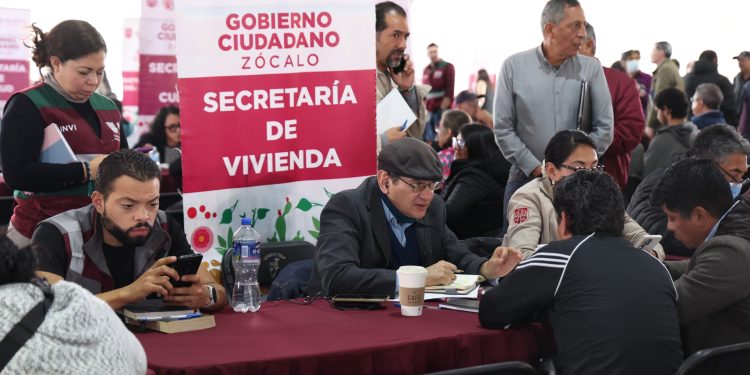 Clara Brugada destaca atención a más de 90 mil personas en el Zócalo de Gobierno Ciudadano; llama a funcionarios a atender con humildad y empatía
