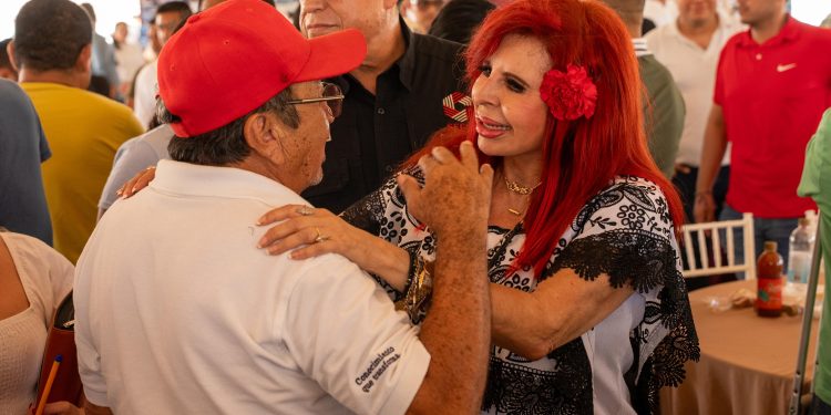 Personas privadas de su libertad convivieron con  Layda Sansores, con motivo de la celebración del día de reyes