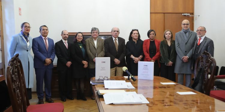 INE entrega propuesta de reforma electoral con voto electrónico, paridad y uso de IA