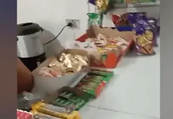 Denuncian venta de comida chatarra dentro de la Secundaria Técnica 43