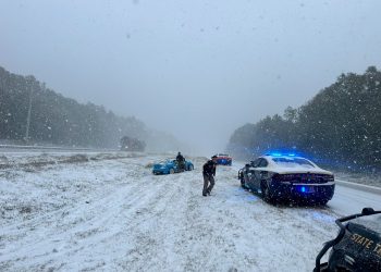 Tormenta invernal en Estados Unidos causa cancelaciones de vuelos