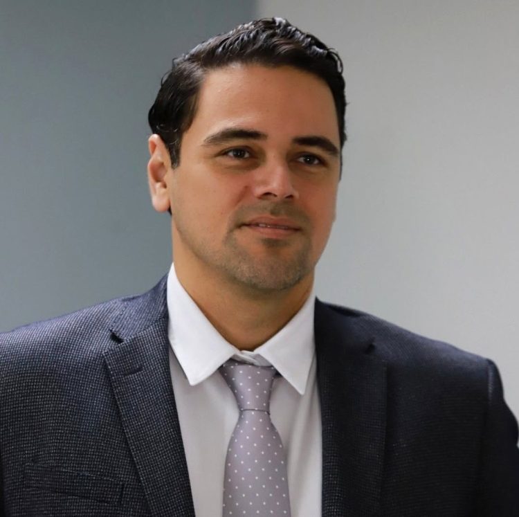 Sigue la campaña de Enrique Baños con dinero público, en su desesperada ambición de ocupar la candidatura en #IslaMujeres