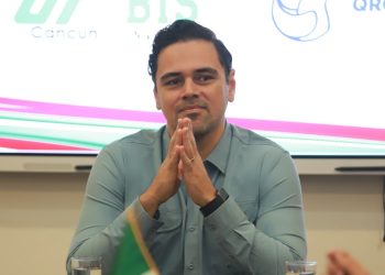 Sigue la campaña de Enrique Baños con dinero público, en su desesperada ambición de ocupar la candidatura en #IslaMujeres