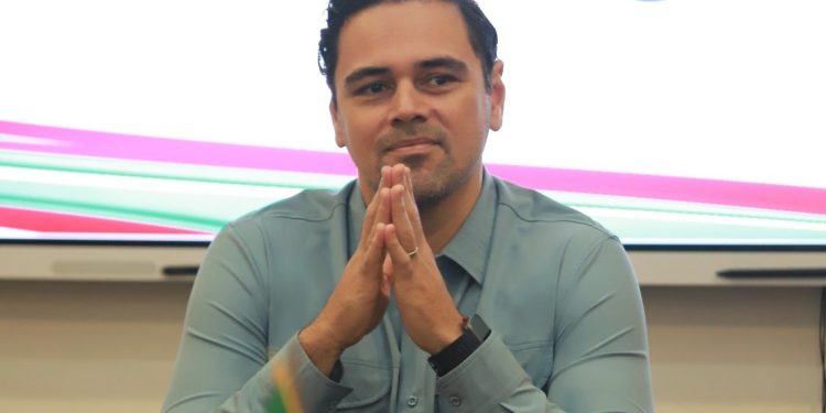 Sigue la campaña de Enrique Baños con dinero público, en su desesperada ambición de ocupar la candidatura en #IslaMujeres