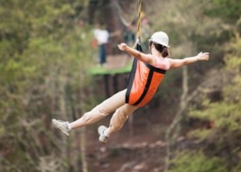 Sector hotelero de Tabasco impulsa en España el turismo de aventura