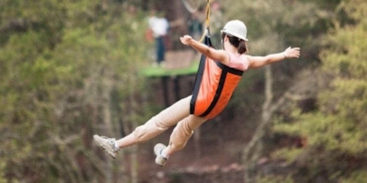 Sector hotelero de Tabasco impulsa en España el turismo de aventura