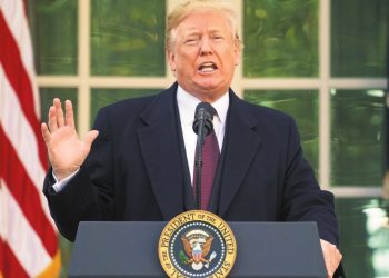 Trump vuelve a negar el cambio climático en medio de severa tormenta invernal en EU