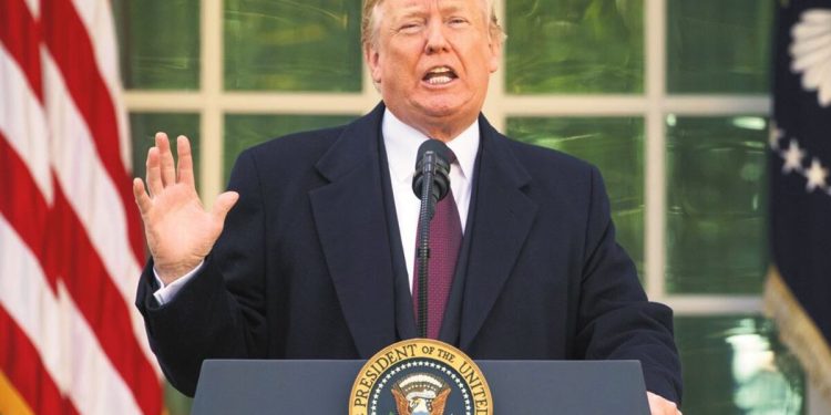 Trump vuelve a negar el cambio climático en medio de severa tormenta invernal en EU