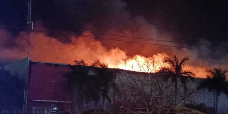 Explosión en maquiladora de Matamoros deja tres bomberos fallecidos