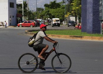 Ciclistas de Cancún demandan red continua de ciclovías y mayor seguridad vial