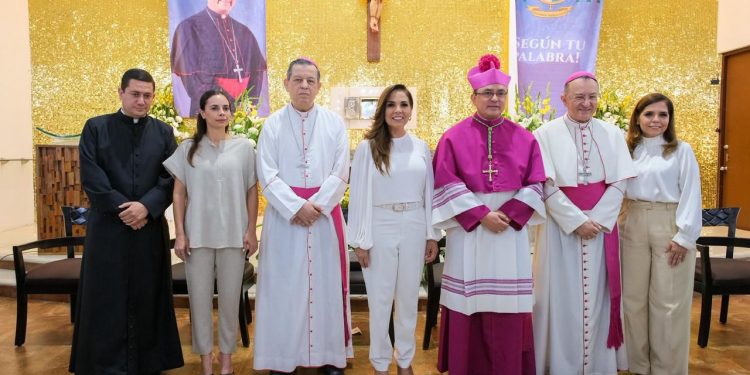 Asiste Mara Lezama a la toma posesión de Salvador González como segundo obispo de la Diócesis Cancún-Chetumal; refrenda voluntad de trabajar por la Construcción de Paz