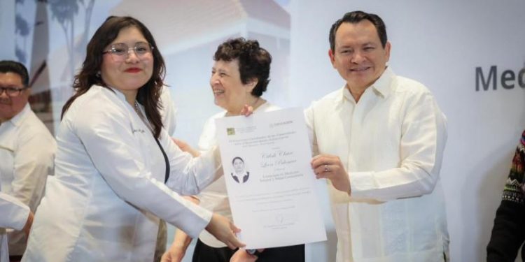 Nuevos profesionales de la salud se suman al fortalecimiento médico en Yucatán