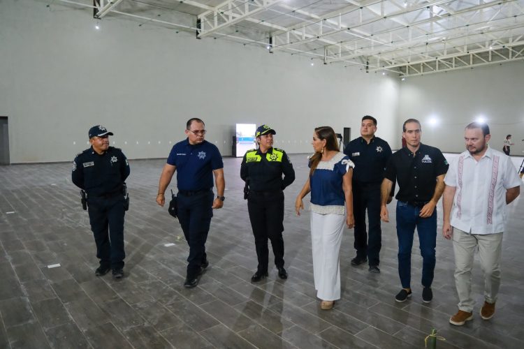 Mara Lezama Espinosa y Diego Castañón supervisaron la construcción del nuevo Centro de Comando y Control (C4) en Tulum