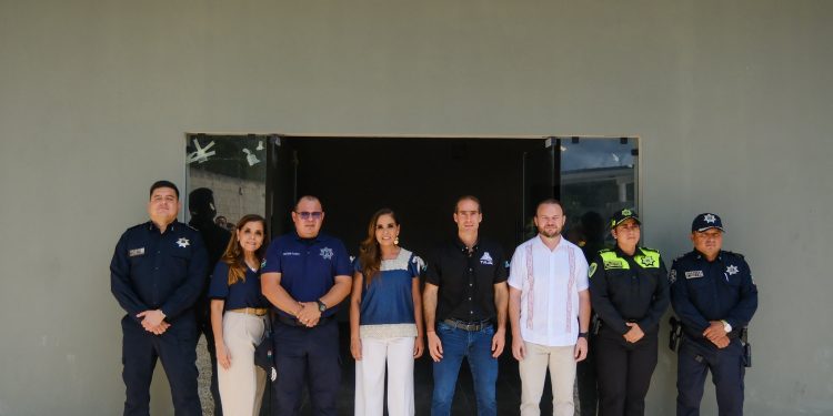 Mara Lezama Espinosa y Diego Castañón supervisaron la construcción del nuevo Centro de Comando y Control (C4) en Tulum