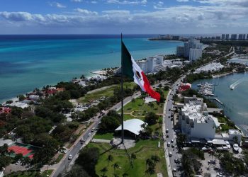 En el 205 aniversario del Día de la Bandera, Mara Lezama convoca a juventudes a fortalecer la cultura de paz y los valores cívicos
