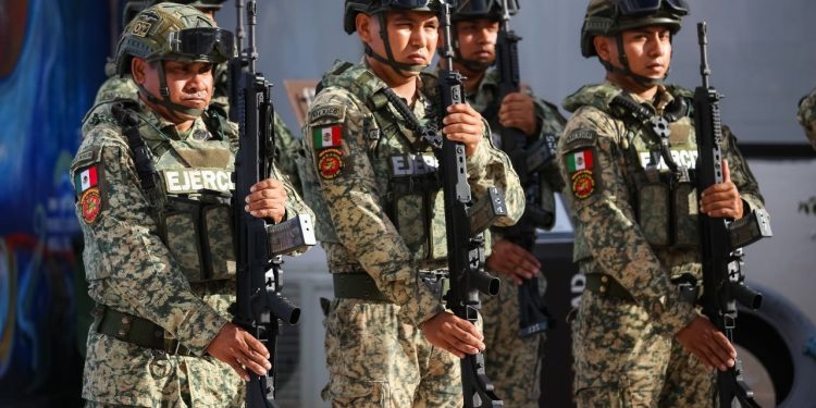 Gobierno de Estefanía Mercado reconoce la labor y vocación de servicio del Ejército Mexicano
