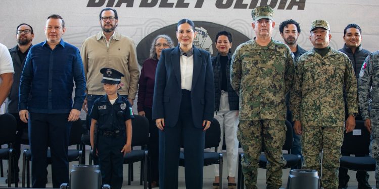 Estefanía Mercado reconoce la vocación y entrega de las y los policías de Playa del Carmen