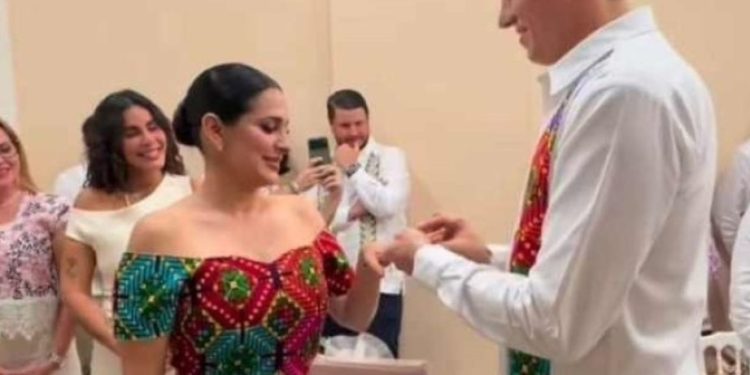 Estefanía Mercado Asencio, presidenta municipal de Playa del Carmen anunció que se casó con el destacado ex basquetbolista mexicano, Eduardo Nájera