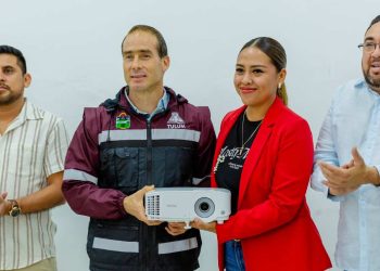 Entregan nuevo equipo de cómputo y mobiliario para fortalece sus áreas administrativas del Ayuntamiento de Tulum