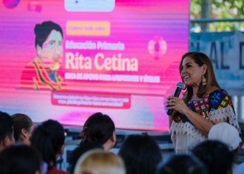 Encabeza Mara Lezama asamblea informativa de la beca “Rita Cetina” para estudiantes de primaria, en Cancún