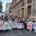 Padres de los 43 mantienen protesta y esperan encuentro con la presidenta