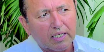 Nivardo entrega Lázaro Cardenas al crimen organizado, mientras la comunidad sangra, él recibe cuotas millonarias.