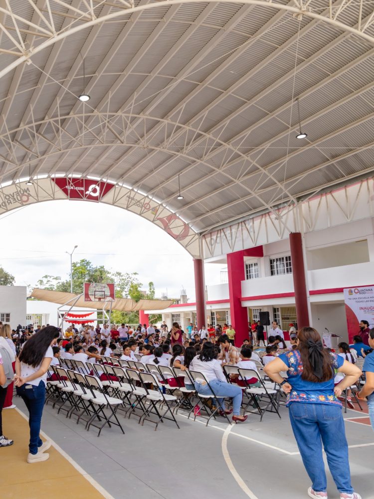 ALUMNAS Y ALUMNOS DE PRIMARIA EN TULUM YA TIENEN DOMO EN SU ESCUELA