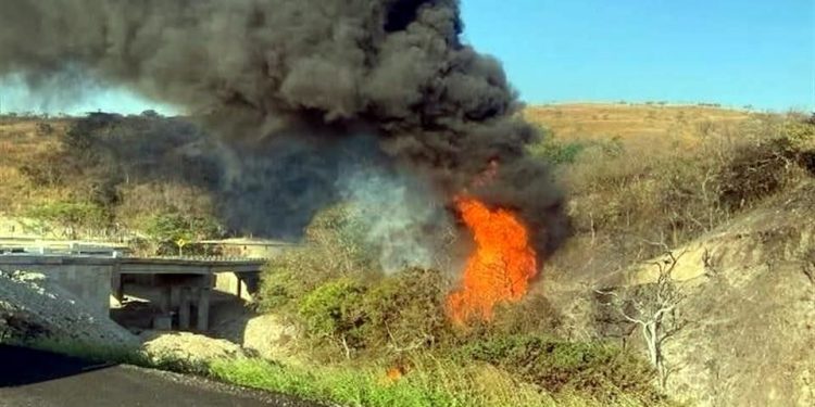 Explosión en ducto de Pemex en el Istmo de Tehuantepec deja tres muertos y seis heridos