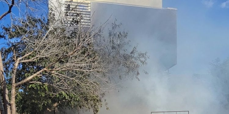 Incendio obliga a evacuar la Facultad de Psicología de la UADY