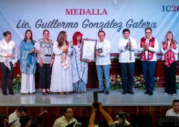 Reconocen la trayectoria y vocación del maestro Jorge Gilberto Romero Lavalle