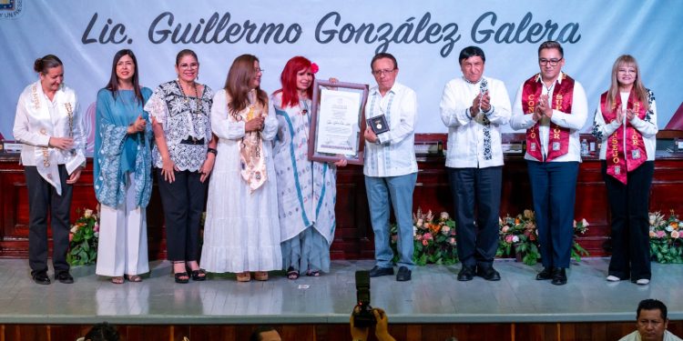 Reconocen la trayectoria y vocación del maestro Jorge Gilberto Romero Lavalle