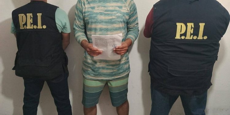 Detienen a tres presuntos responsables del robo de una camioneta en plaza del norte de Mérida