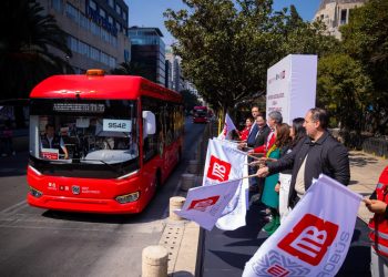Pone en marcha Clara Brugada nueva ruta Quetzalcóatl del Metrobús; con esto se fortalece la electromovilidad, asegura