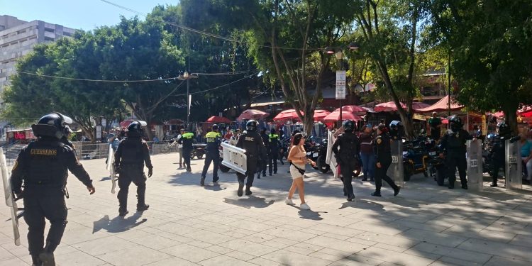 Llevan a cabo operativos para la recuperación del espacio público en la Plaza Guadalupe Victoria