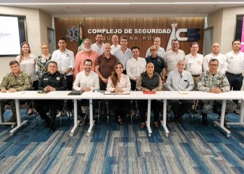 Encabeza Mara Lezama acciones para agilizar filtros migratorios y reducir tiempos de espera de equipaje en el Aeropuerto de Cancún rumbo al Mundial