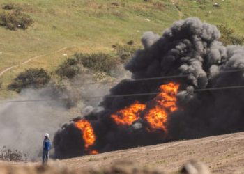 Explosión en ducto de Pemex provoca evacuaciones en Playas de Rosarito