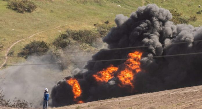 Explosión en ducto de Pemex provoca evacuaciones en Playas de Rosarito