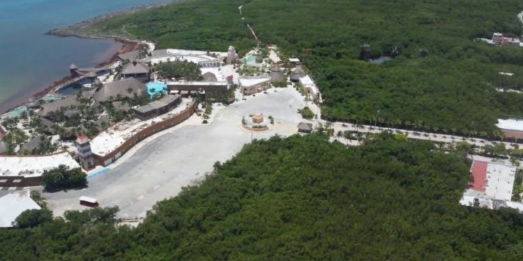 Se frena juicio contra parque acuático de Royal Caribbean en Mahahual