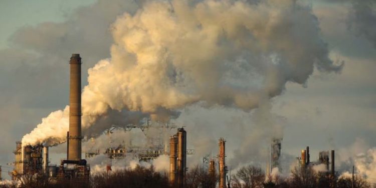 Activan alerta sanitaria en la capital por niveles críticos de contaminación
