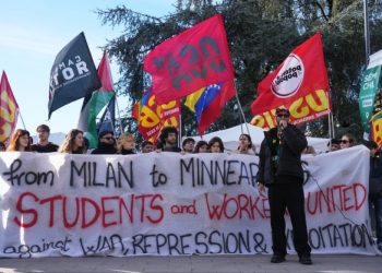 Estudiantes italianos protestan por presencia de agentes de ICE durante arranque olímpico en Milán