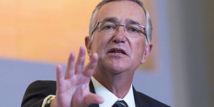 Salinas Pliego critica a Morena tras detención del alcalde de Tequila