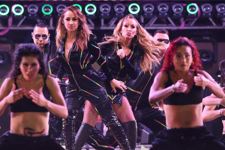 “90’s Pop Tour” enciende a más de 35 mil personas en el cierre histórico del Carnaval de Playa del Carmen 2026