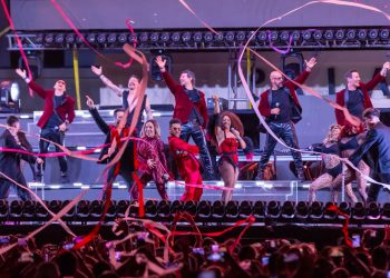 “90’s Pop Tour” enciende a más de 35 mil personas en el cierre histórico del Carnaval de Playa del Carmen 2026